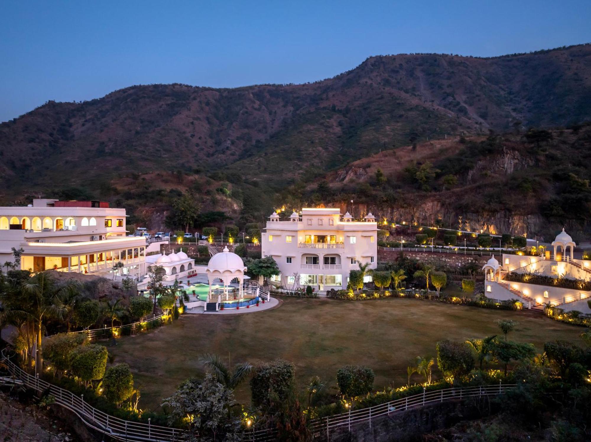 Sayaji Resorts & Spa Udaipur Exterior photo