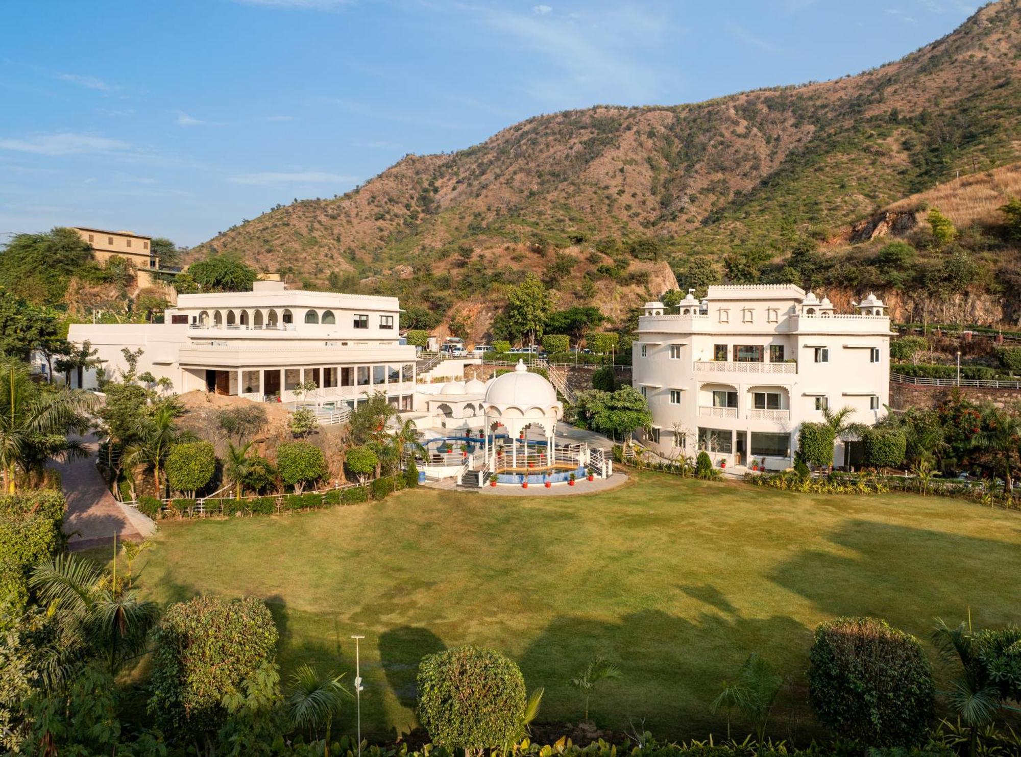 Sayaji Resorts & Spa Udaipur Exterior photo